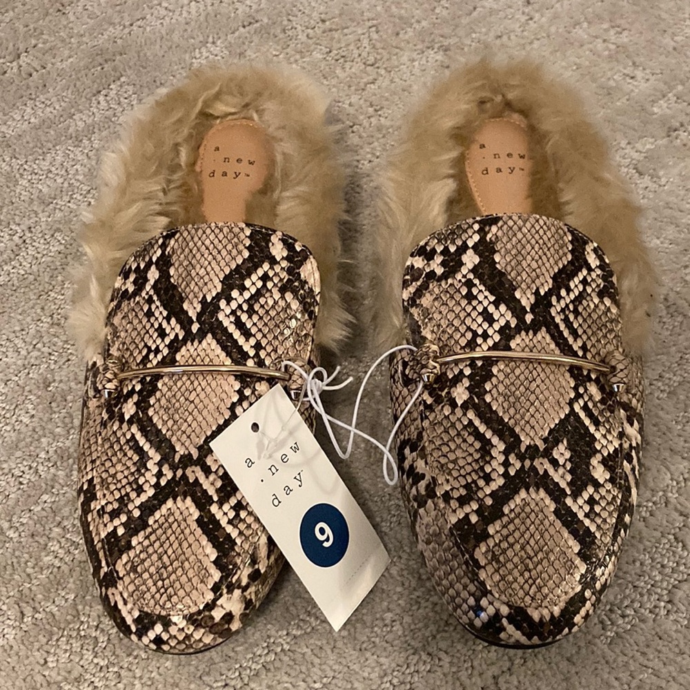 NWT snake loafers